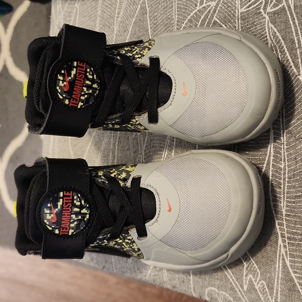 Nike Team Hustle